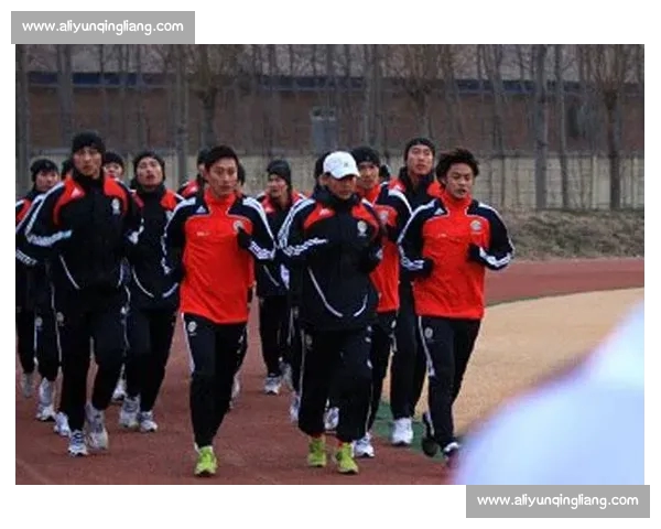 今日足球新闻网站更新汇总聚焦转会战报与赛程动态全览实时解读焦点